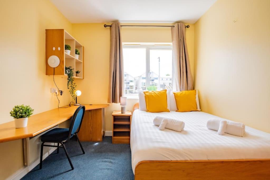 84 - Three Bed By Shortstays
