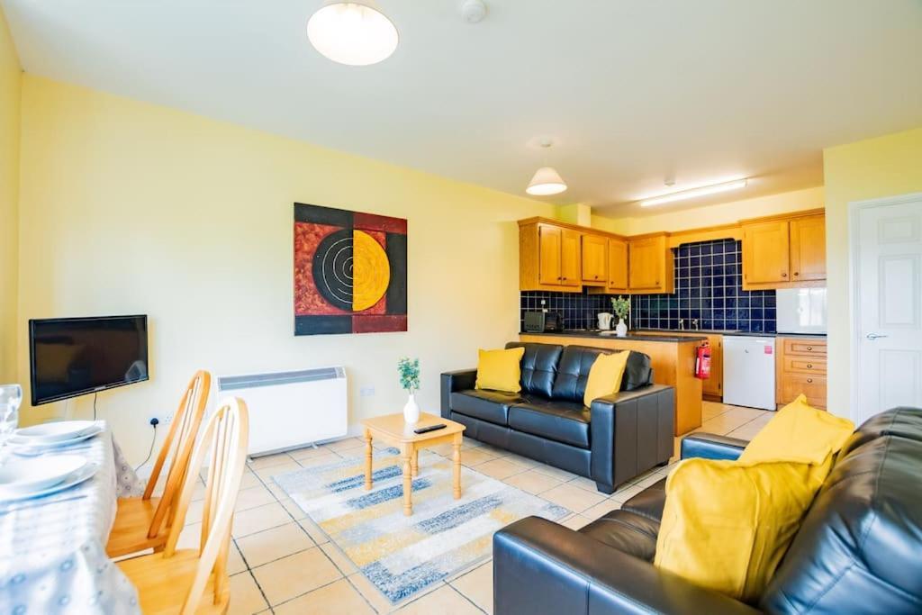 84 - Three Bed By Shortstays Apartment *