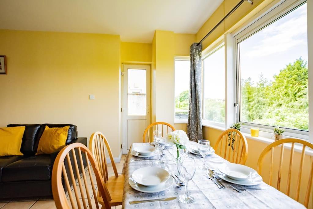84 - Three Bed By Shortstays Galway