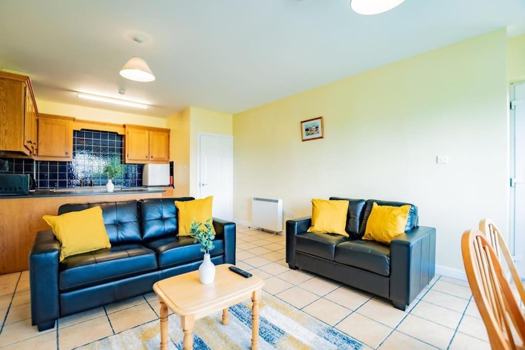 84 - Three Bed By Shortstays Appartement