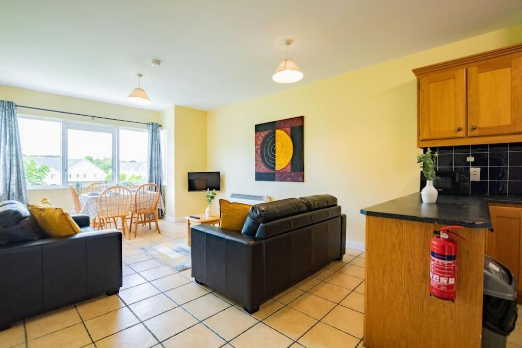 84 - Three Bed By Shortstays * Galway