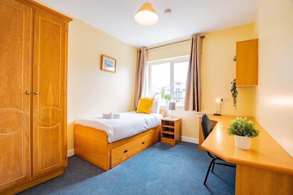 84 - Three Bed By Shortstays Appartement