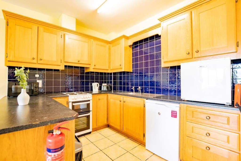 Appartement 84 - Three Bed By Shortstays