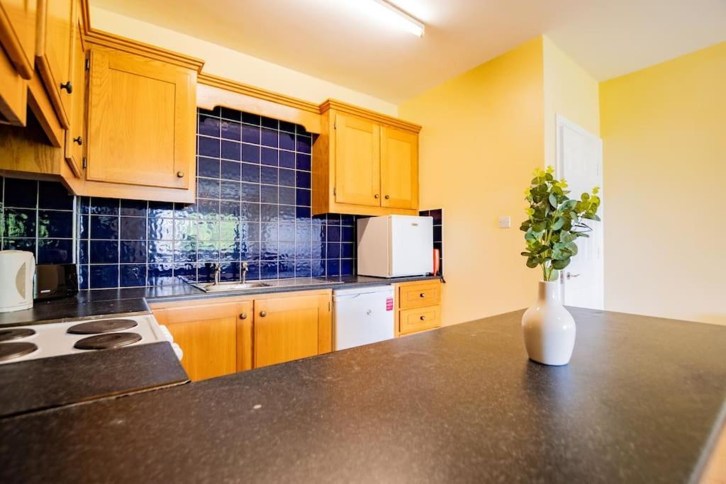 84 - Three Bed By Shortstays Appartement